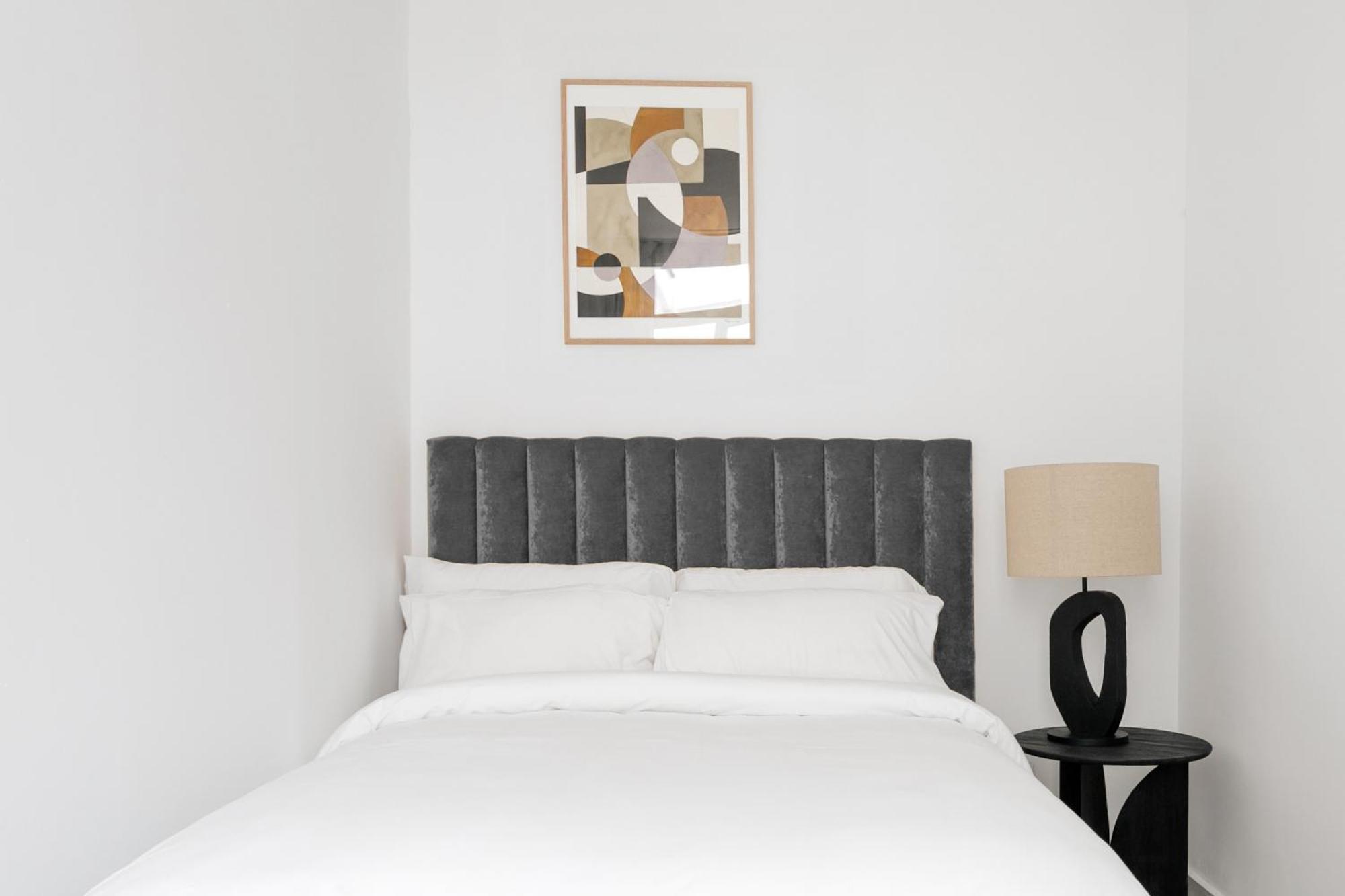 Sonder Santa Ana Aparthotel มาดริด ภายนอก รูปภาพ