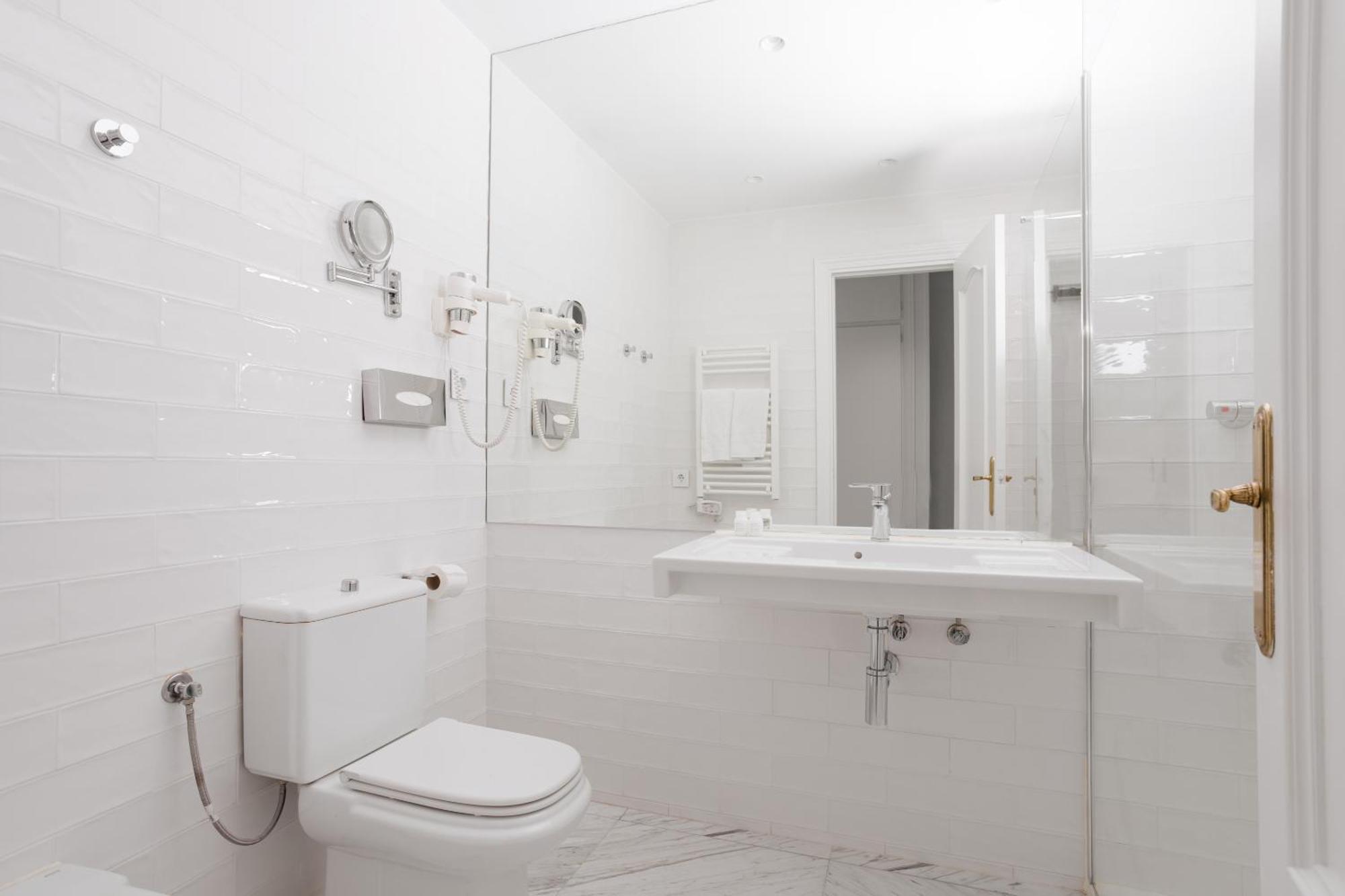 Sonder Santa Ana Aparthotel มาดริด ภายนอก รูปภาพ