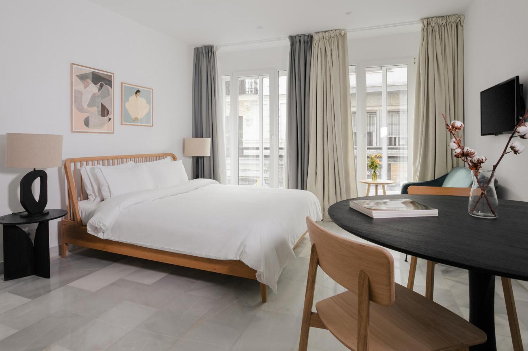 Sonder Santa Ana Aparthotel มาดริด ภายนอก รูปภาพ