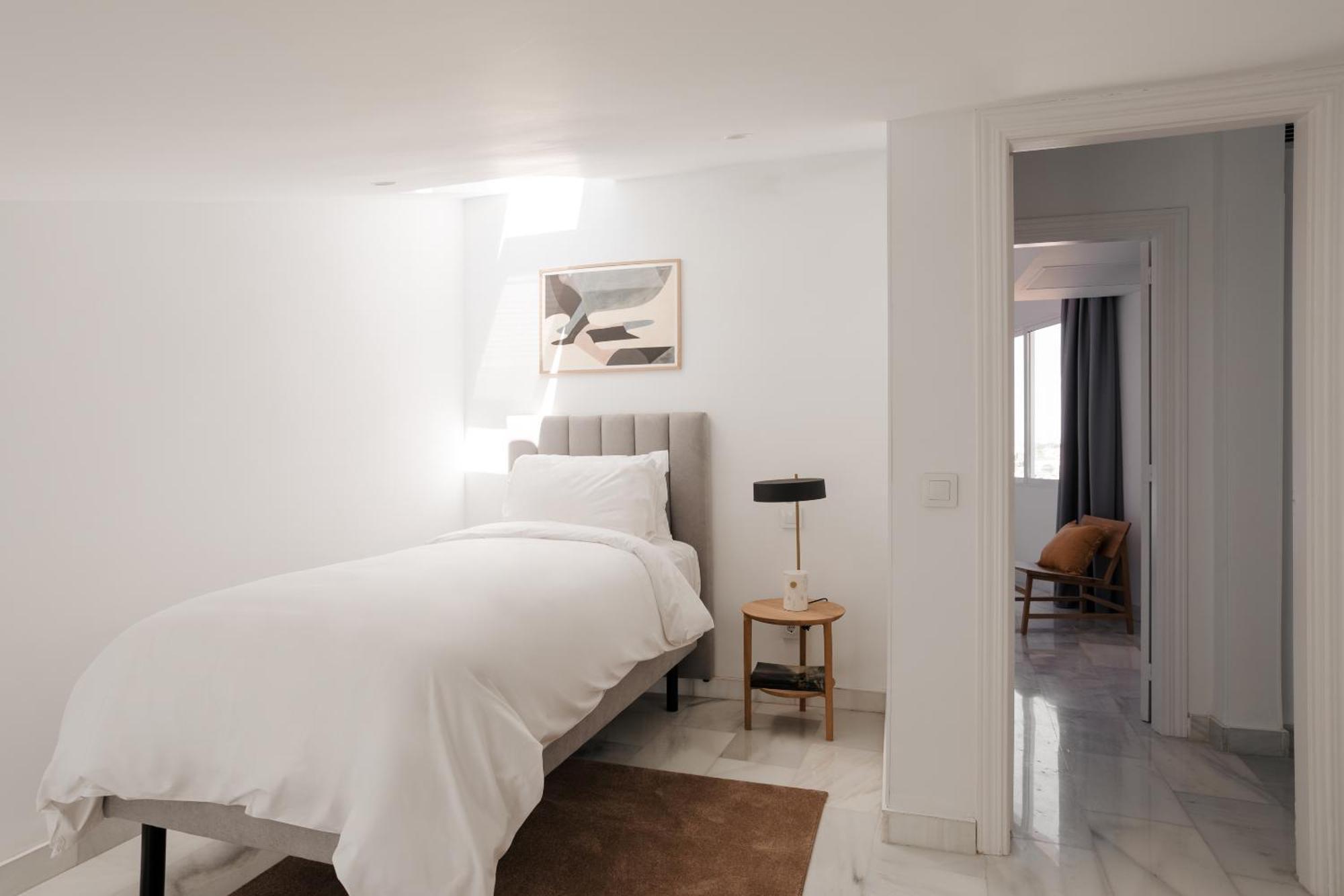Sonder Santa Ana Aparthotel มาดริด ภายนอก รูปภาพ
