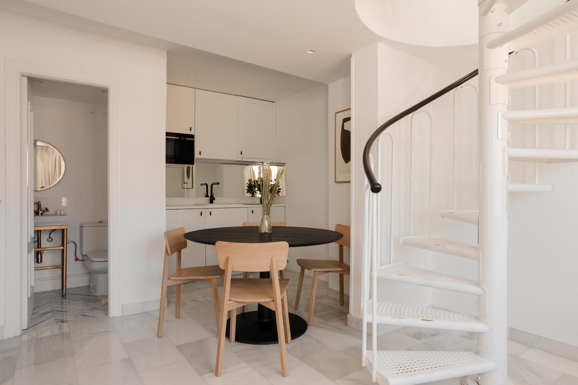 Sonder Santa Ana Aparthotel มาดริด ภายนอก รูปภาพ